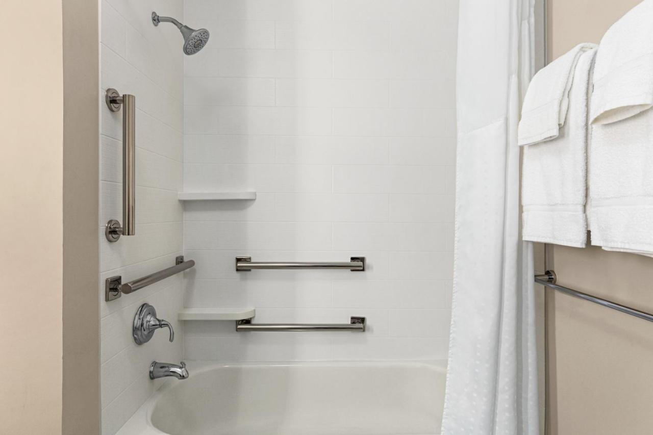 Holiday Inn Express & Suites - Ukiah By Ihg Buitenkant foto